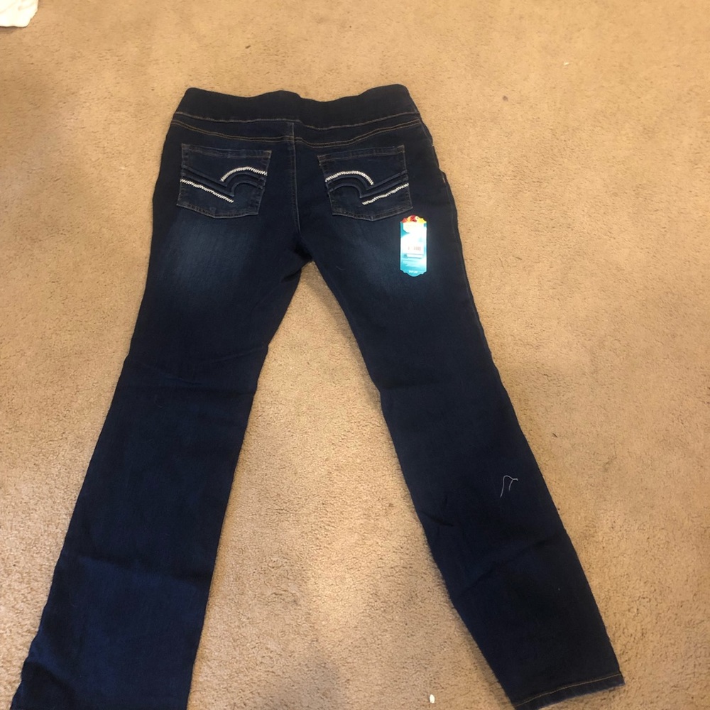Brand new jeans by the Pioneer Woman Rea Drummond. Never worn.
